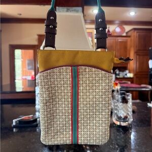 Chic Woven Crossbody Bag with Yellow Accent